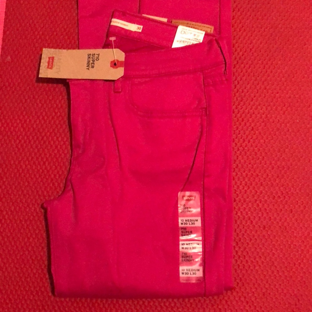 Hot Pink super skinny Levi jeans 710